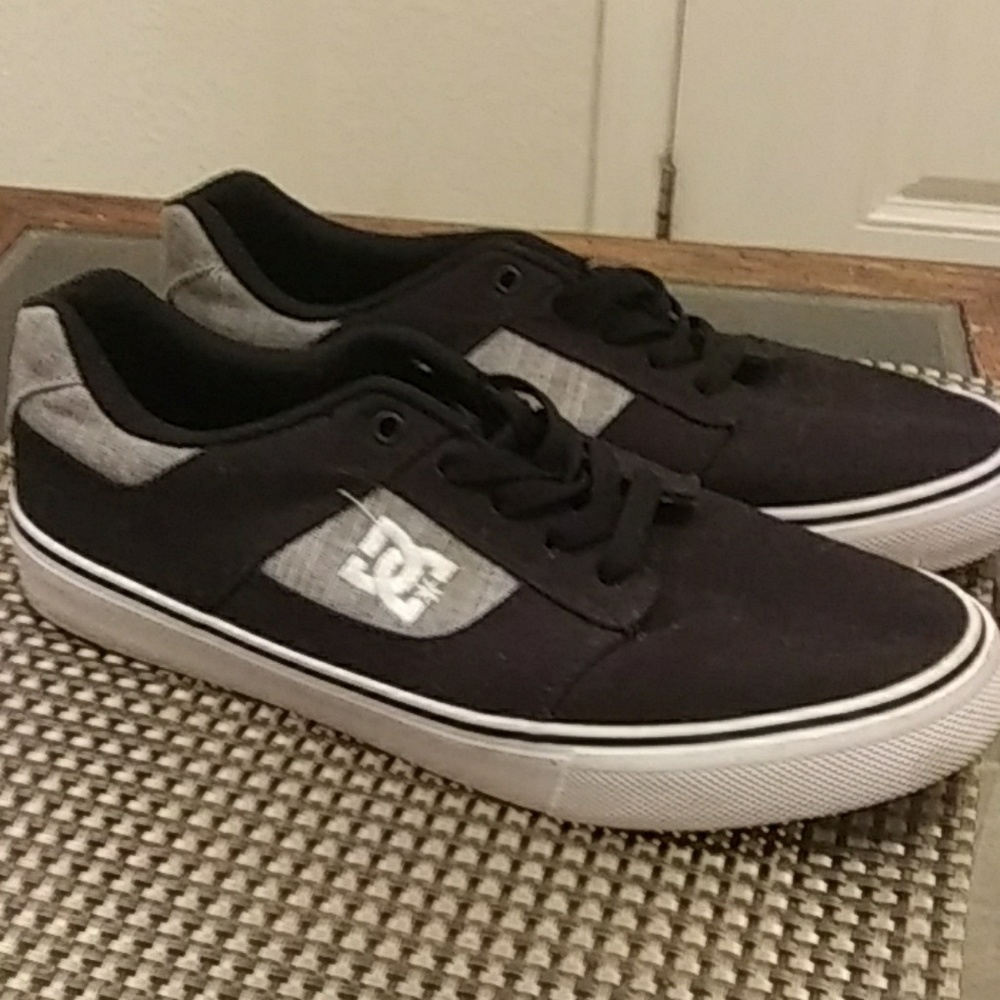 Mens black and gray shoes